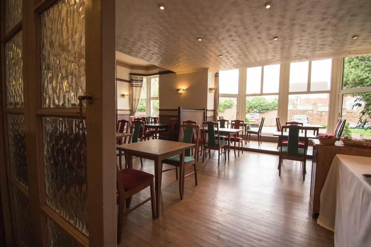 Pinegrove Hotel