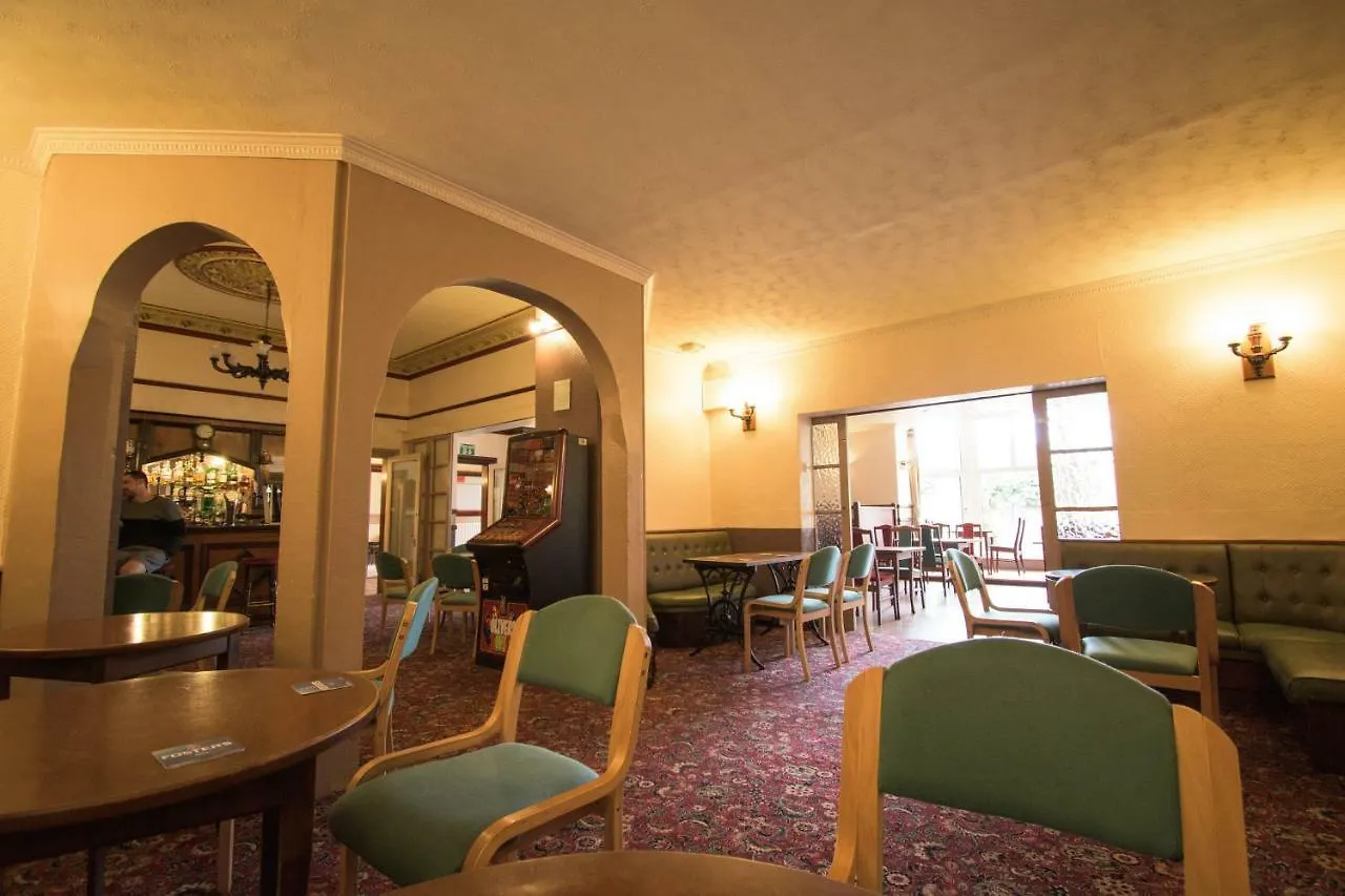 Pinegrove Hotel
