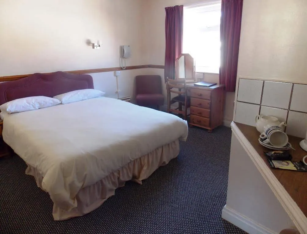 Pinegrove Hotel 3*