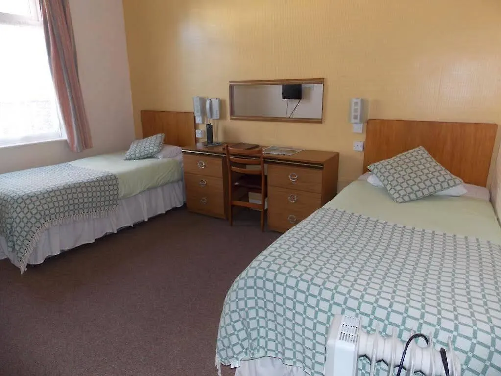 Pinegrove 3*