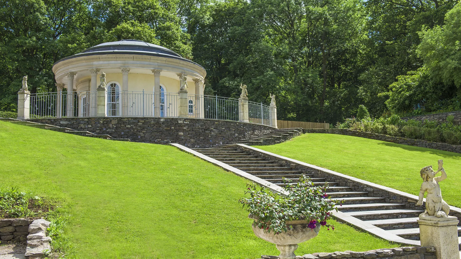 Newby Bridge Hotel