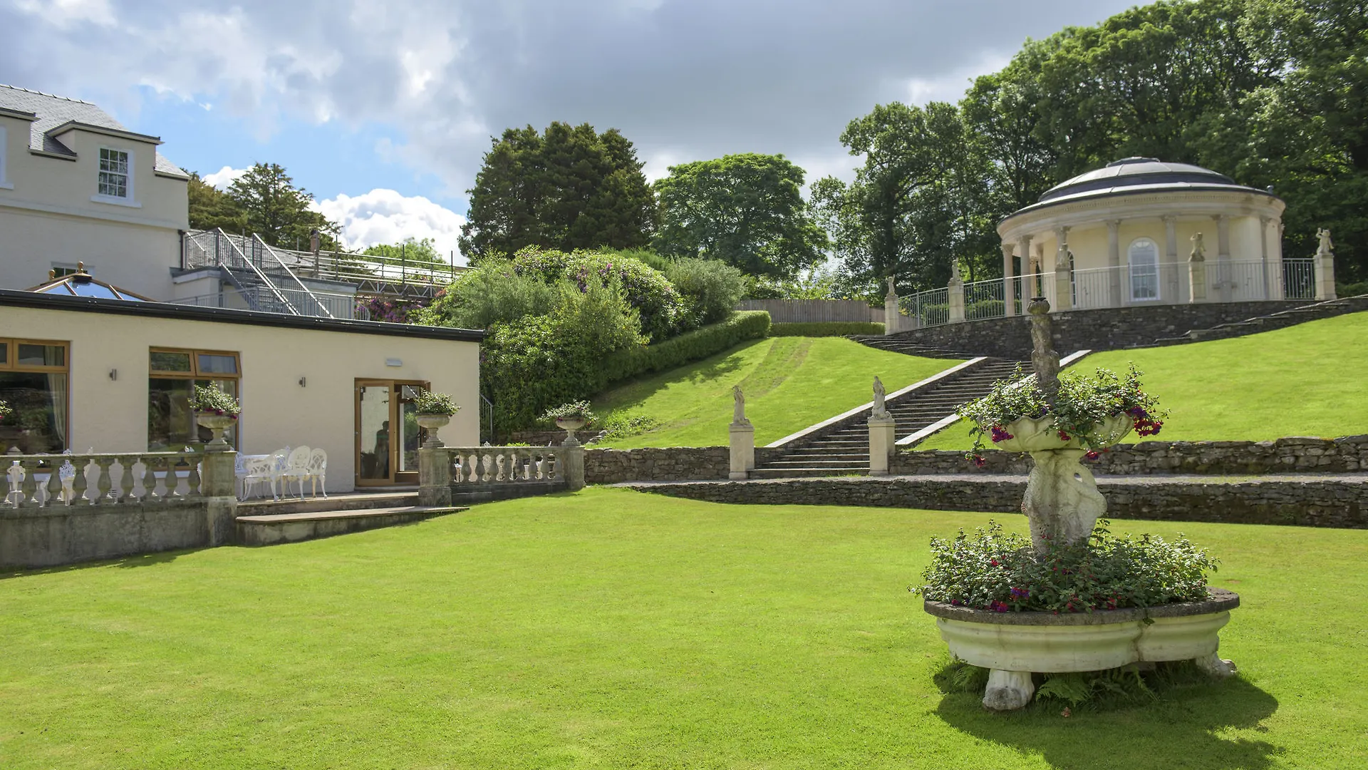 Newby Bridge Hotel 3*