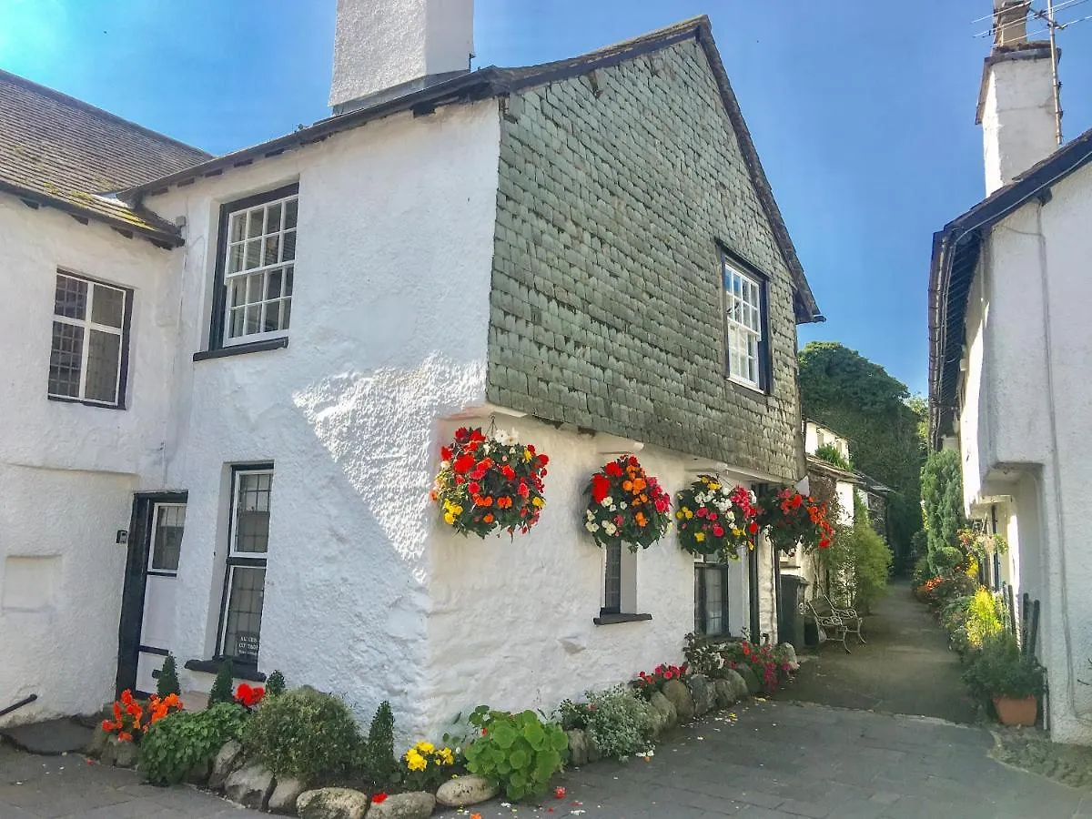 Alice's * Ambleside
