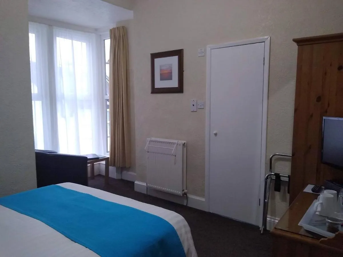 Hazeldene - With Free Offsite Health Club