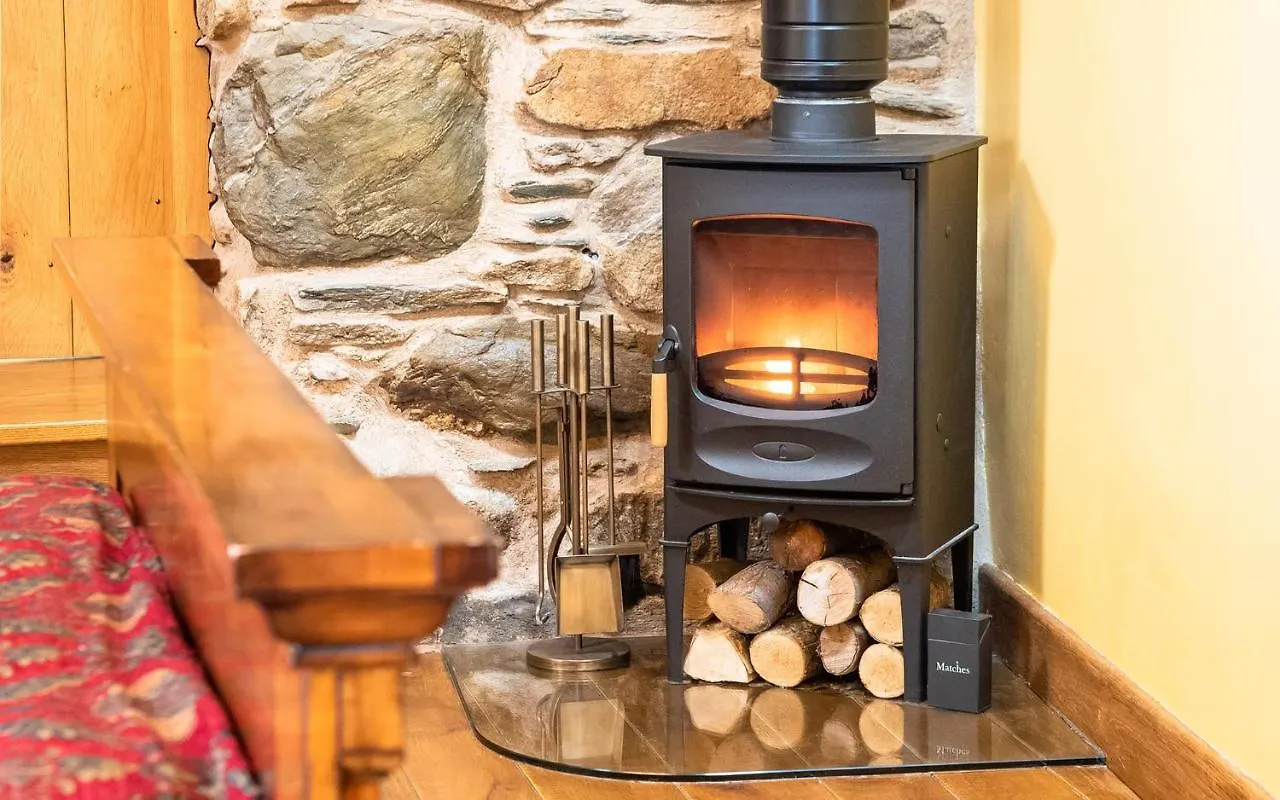 The Wayside And Whisky Barn 4* Whitbeck