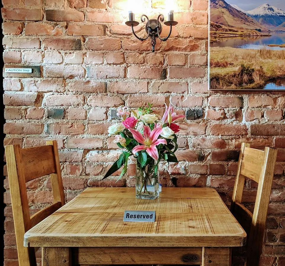 The Wayside And Whisky Barn 4* Whitbeck