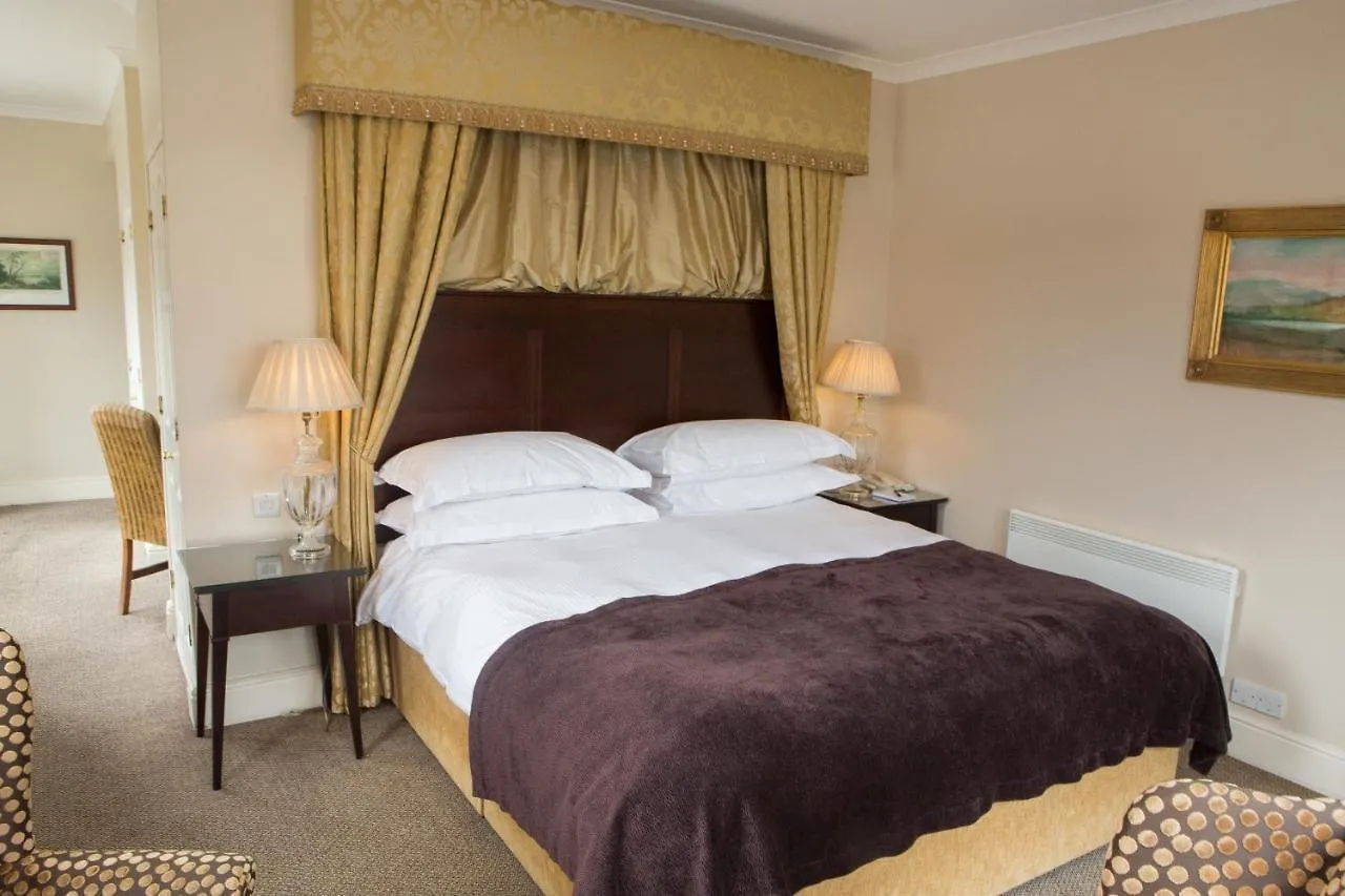 Hotel Macdonald Old England &