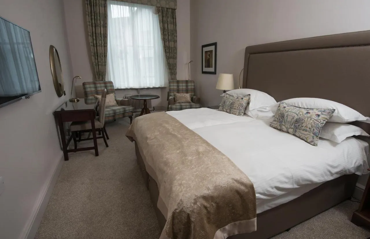 Macdonald Old England & Hotel