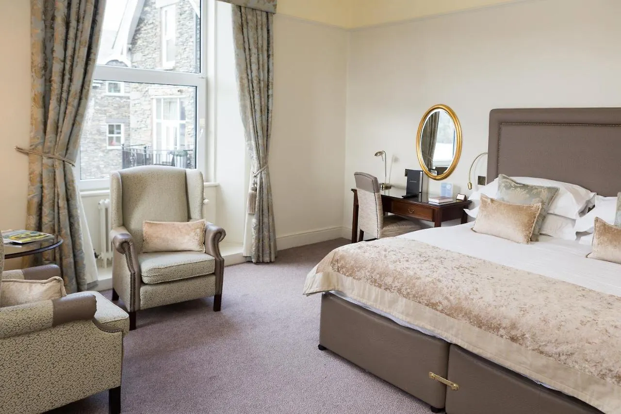 Hotel Macdonald Old England &