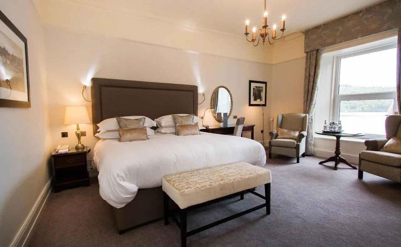 Macdonald Old England & Hotel 4*