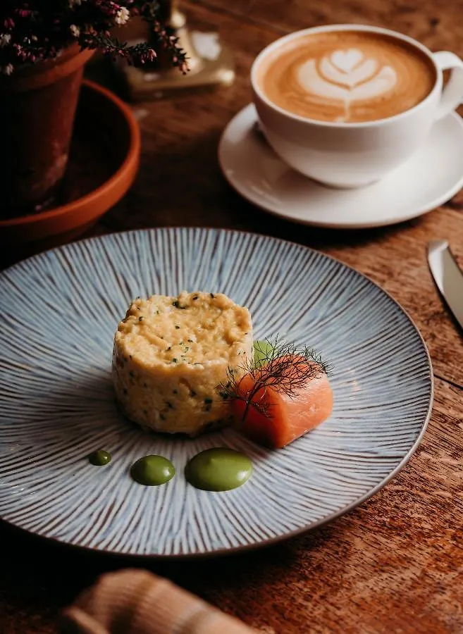 Hare And Hounds Bed and breakfast 4*