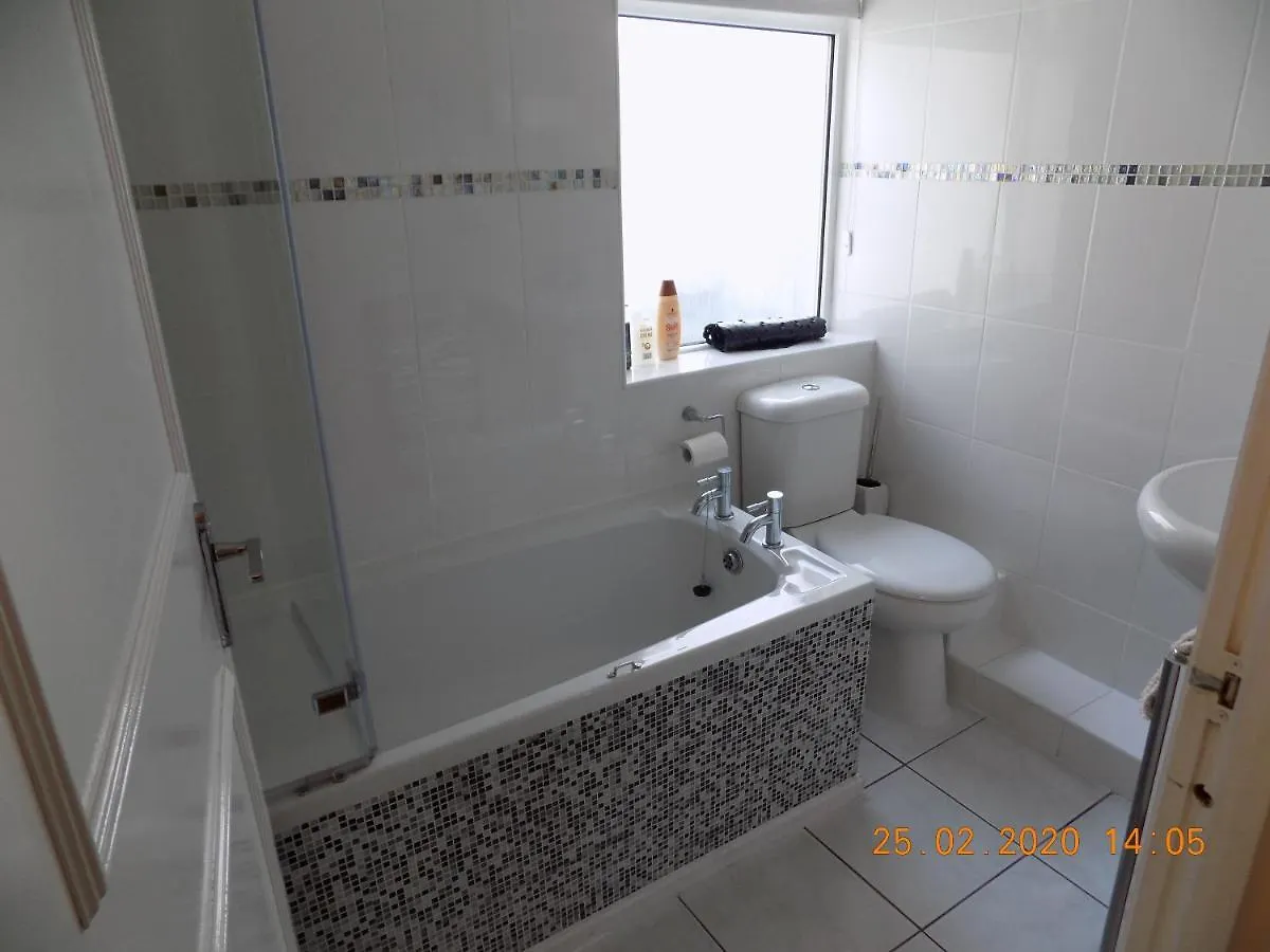 Oakdene Apartments Apartment *