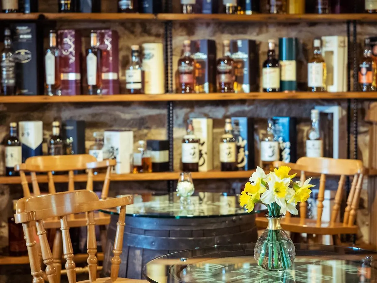 The Wayside And Whisky Barn Casa de hóspedes 4*