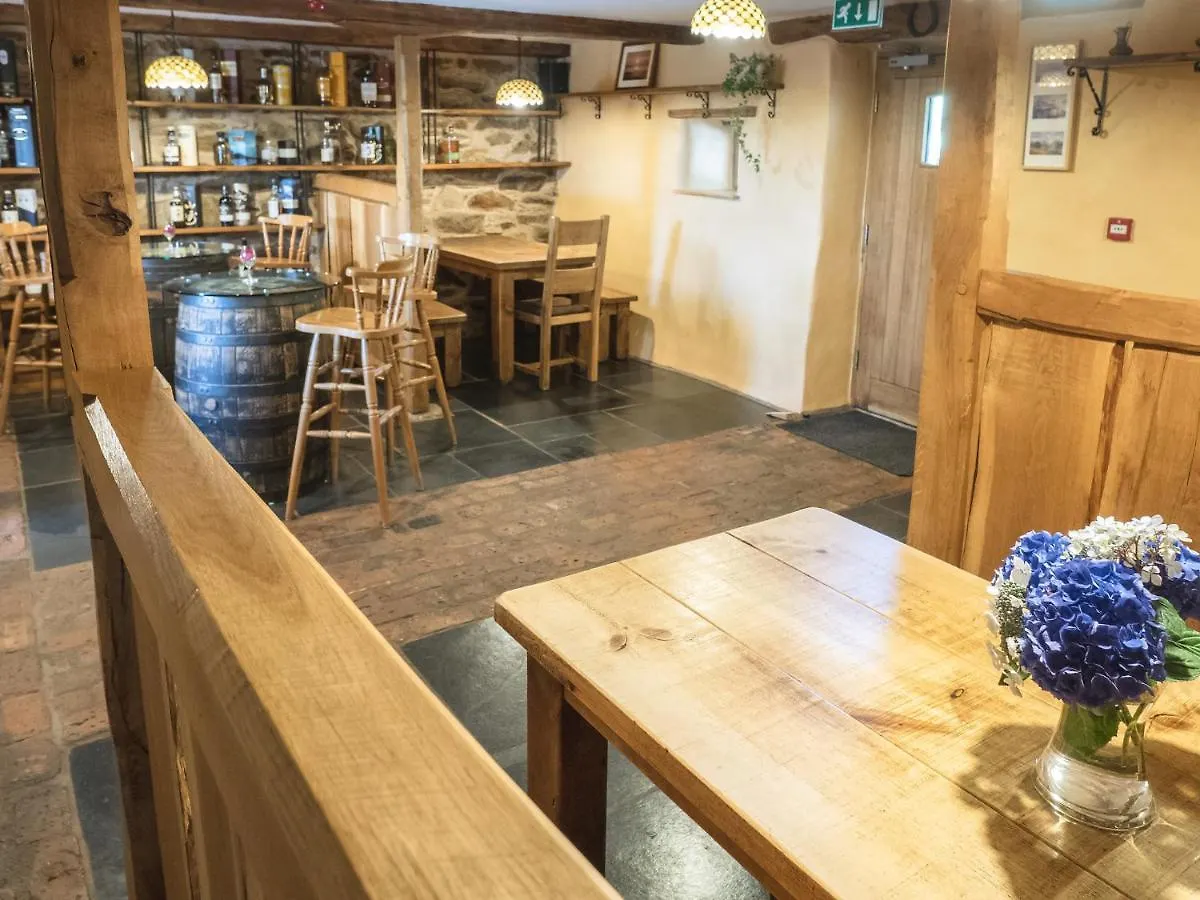 The Wayside And Whisky Barn Whitbeck
