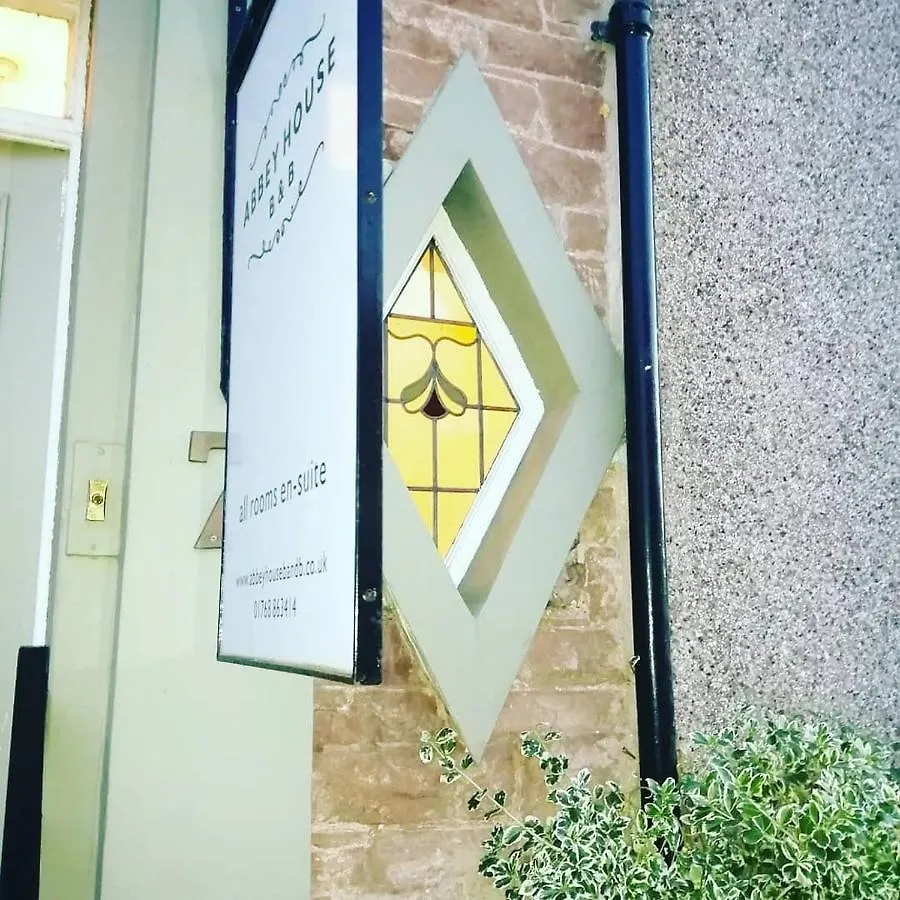 Abbey House 4*