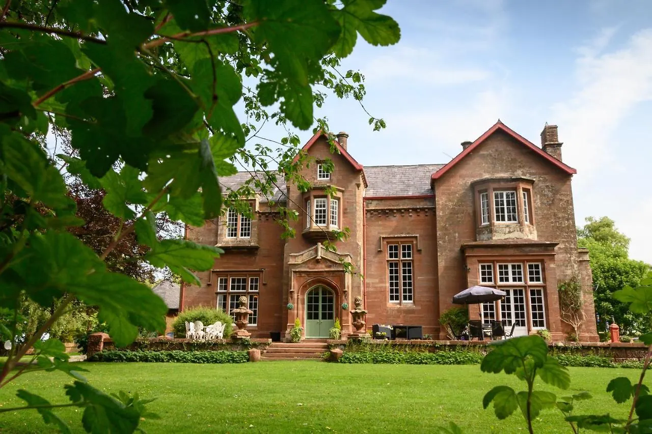 Heads Nook Hall 5*