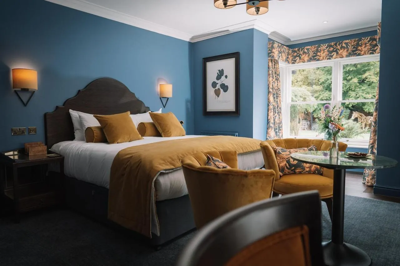 Bridge House Hotel&silver Howe View Hotell 3*