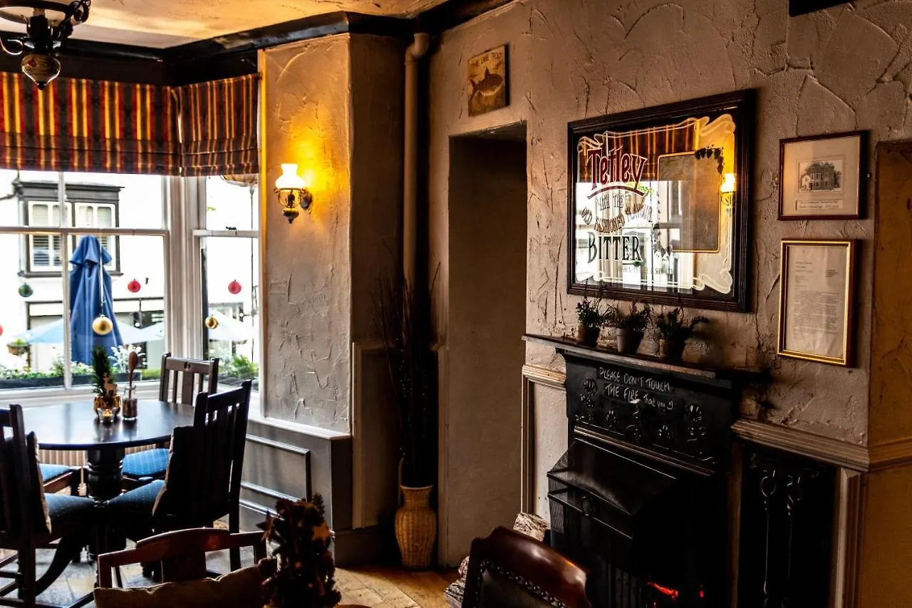 The Royal Oak 2*