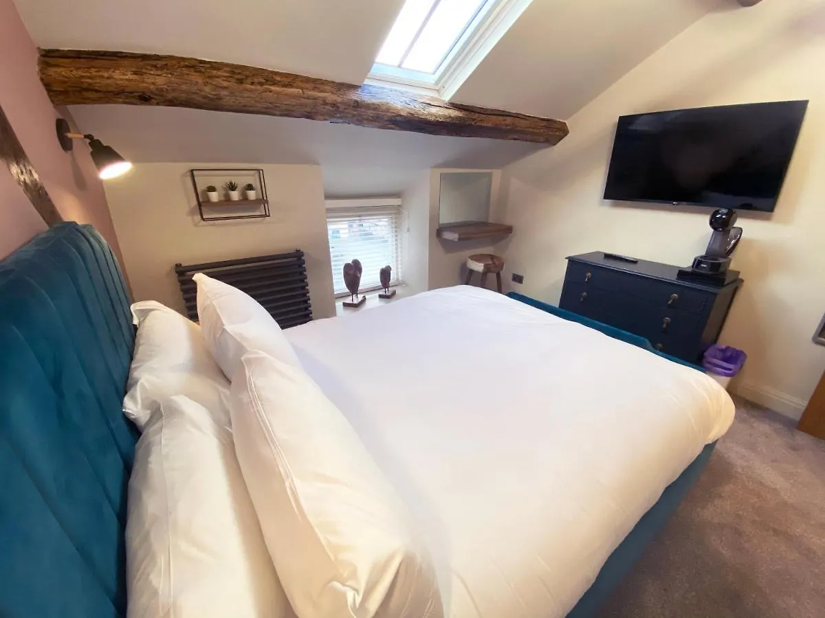 Bed & Breakfast The Hive At Poppi-red