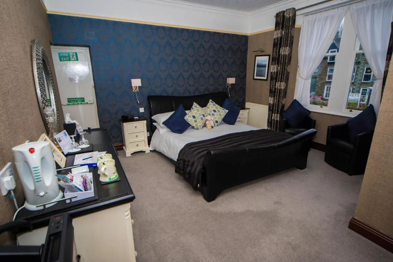 Maison d'hôtes Glenville House - Adults Only - Incl Free Off-site Health Club With Swimming Pool, Hot Tub, Sauna & Steam 4*