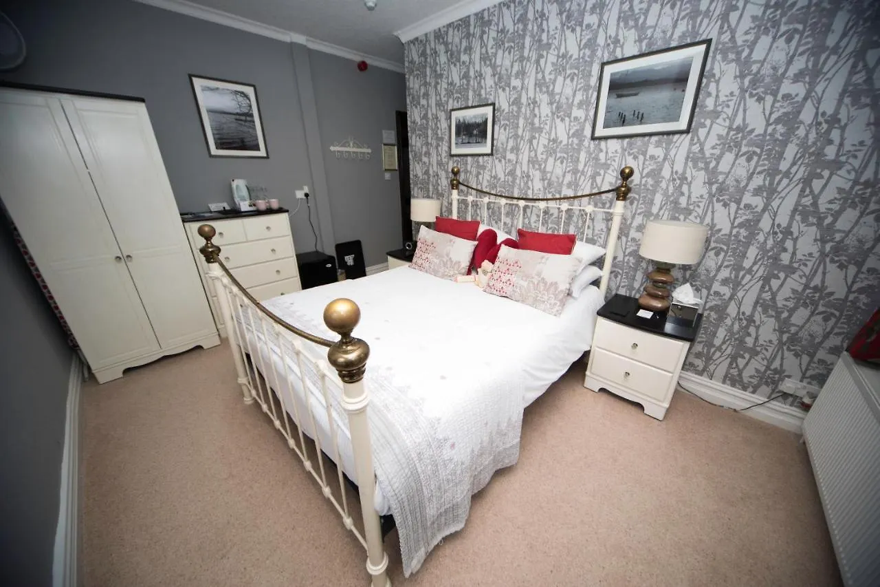 Maison d'hôtes Glenville House - Adults Only - Incl Free Off-site Health Club With Swimming Pool, Hot Tub, Sauna & Steam Bowness-on-Windermere