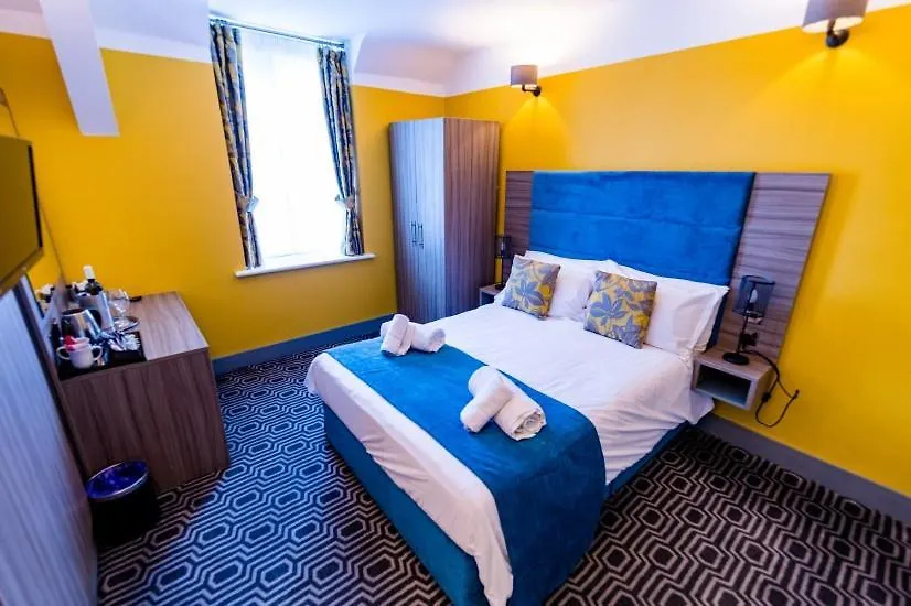 Stonecross Manor Отель 4*