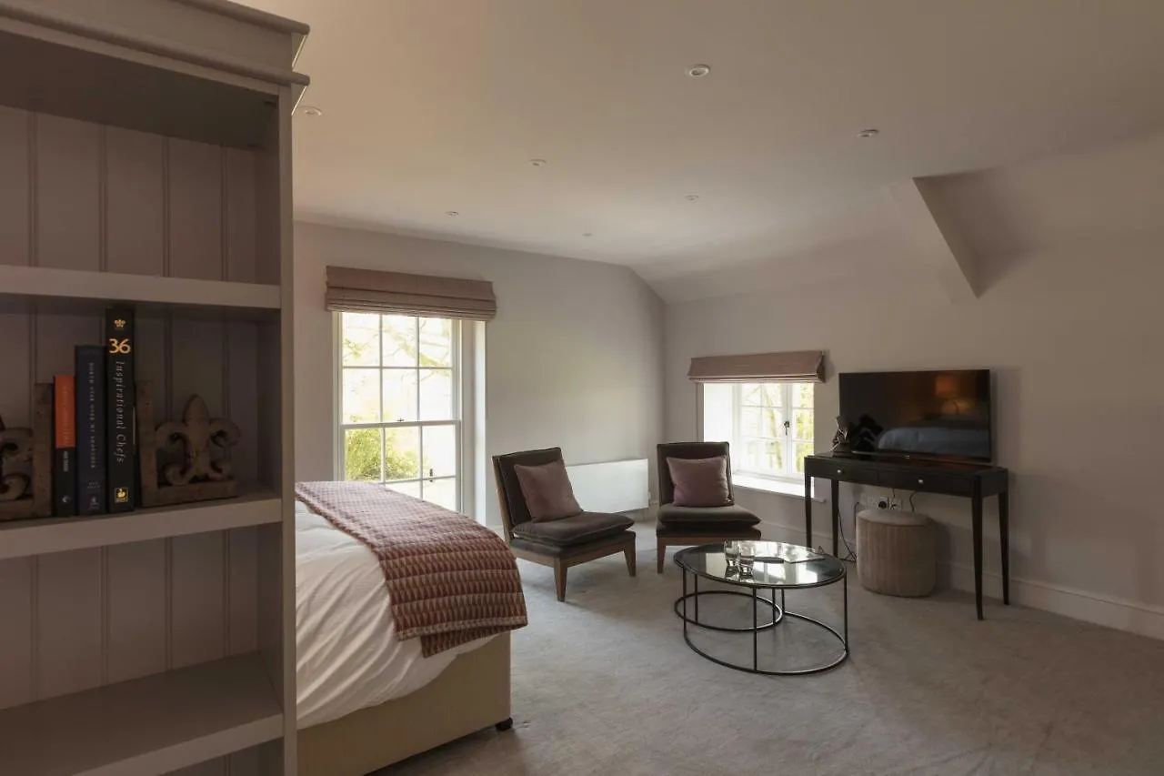 Farlam Hall & Restaurant 4*