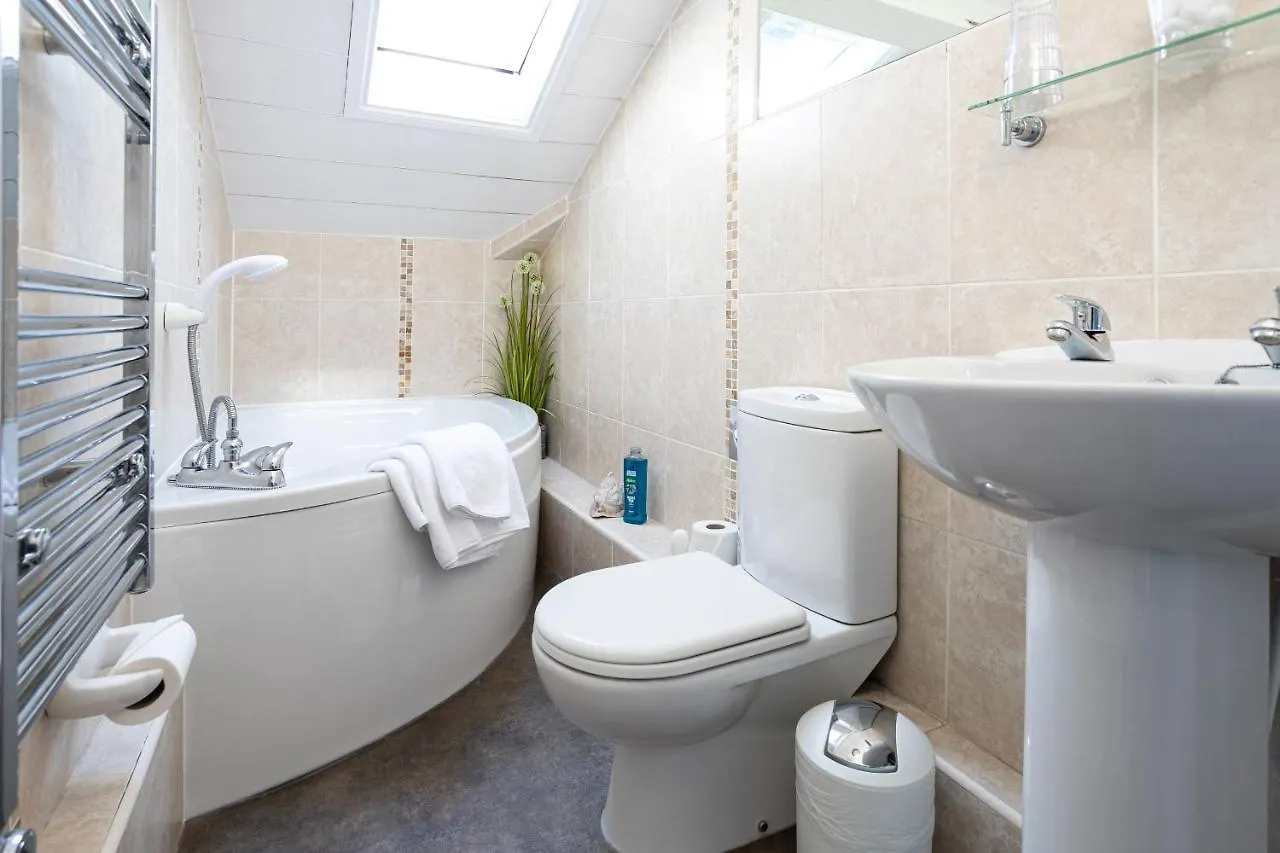 Norwood House 4*