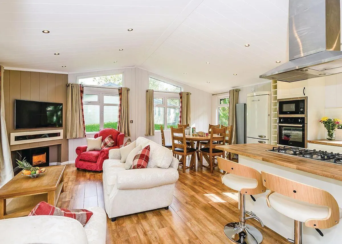 Keswick Reach Retreat Resort