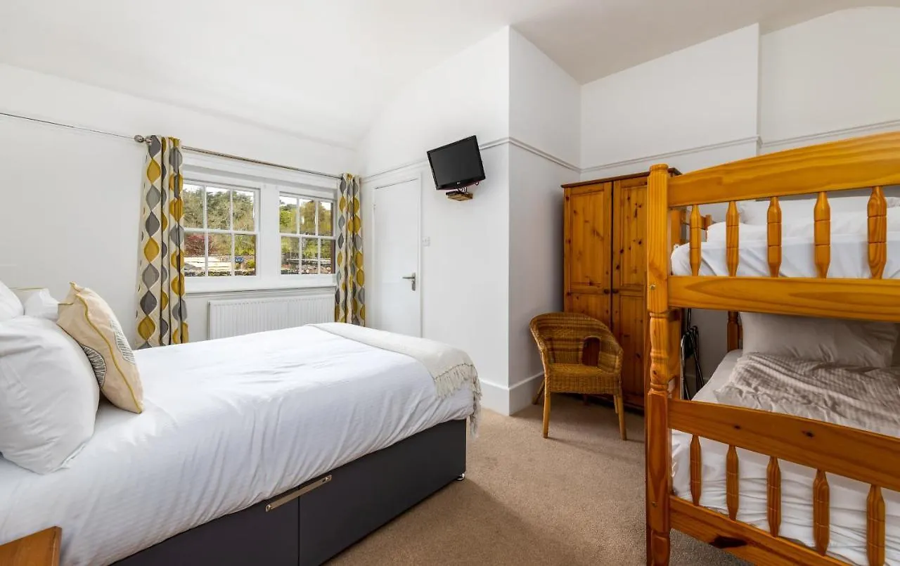 Muncaster Castle Coachman's Quarters 住宿加早餐酒店 雷文格拉斯