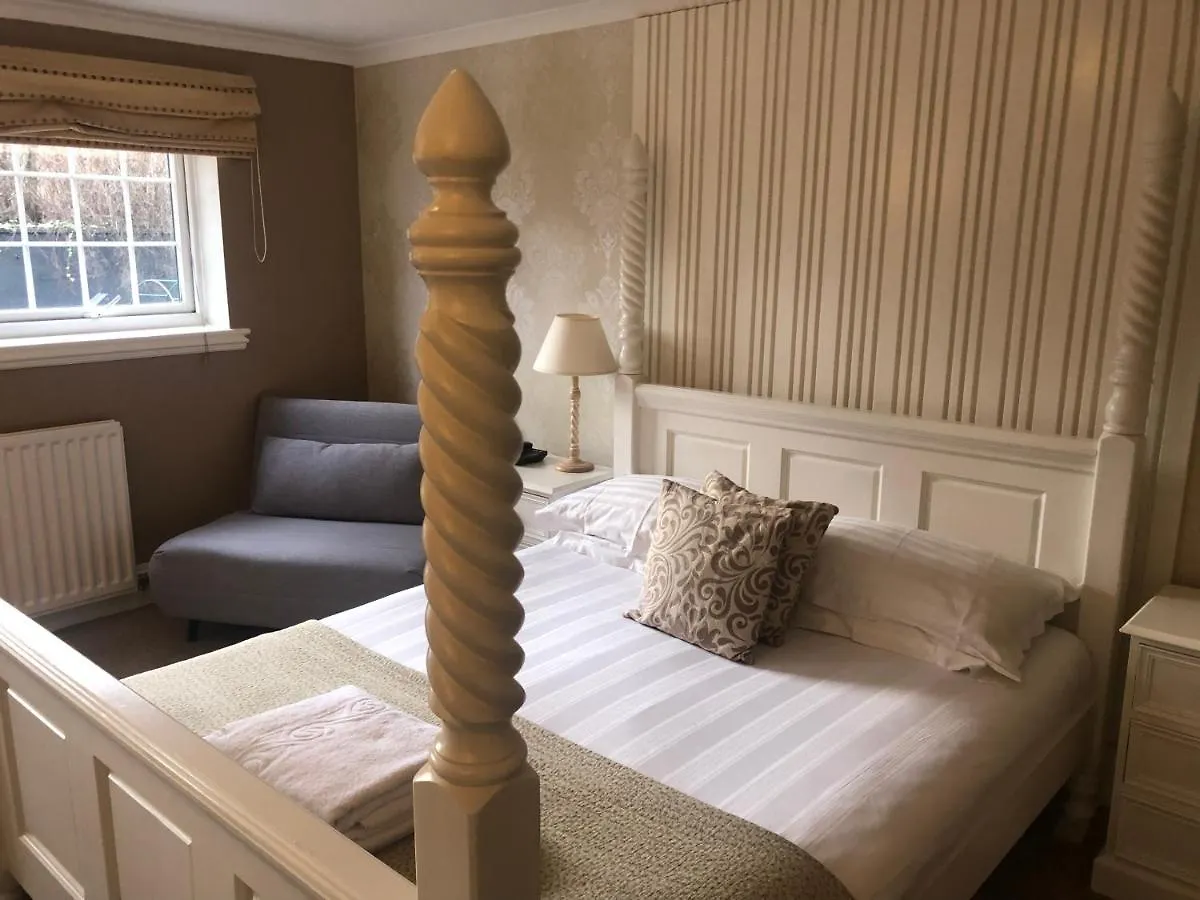 String Of Horses 4* Carlisle (Cumbria)