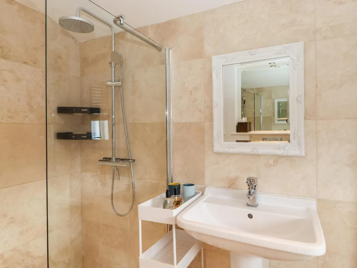 2 Alexandra Road Holiday home *