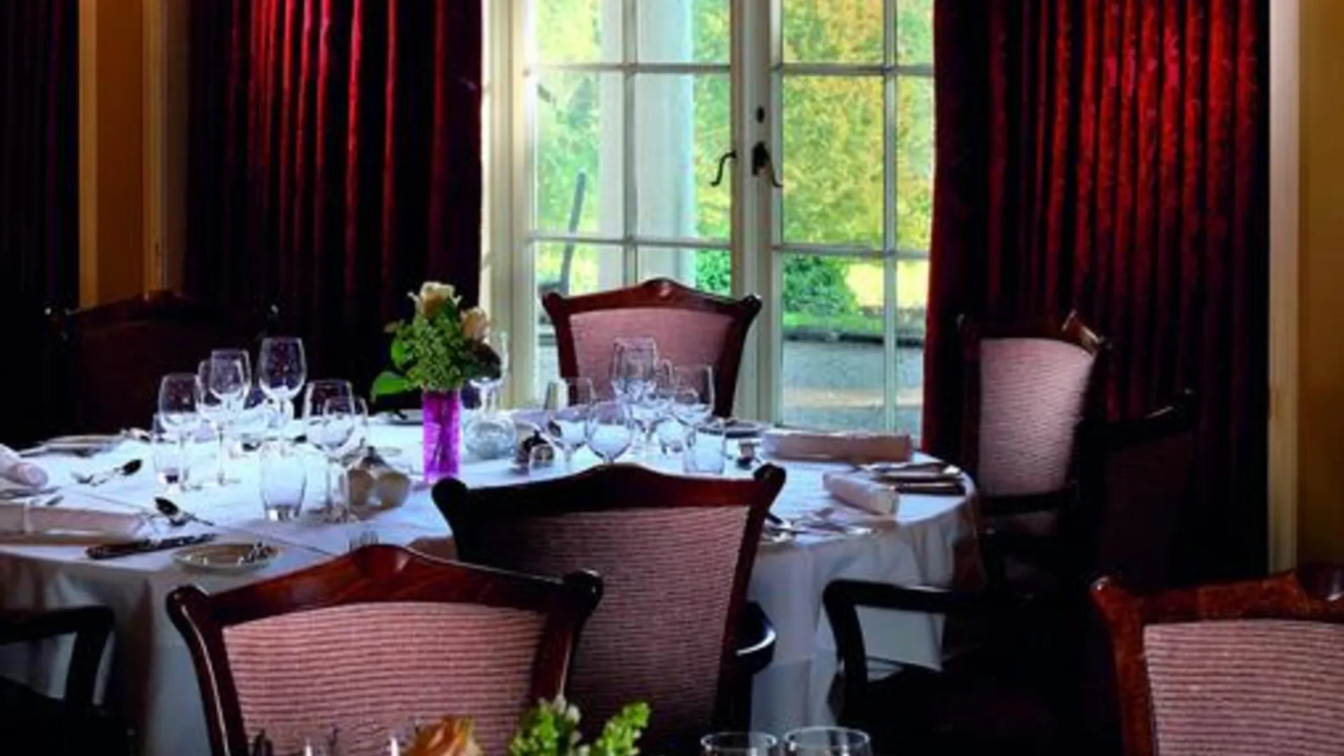Macdonald Leeming House Hotell