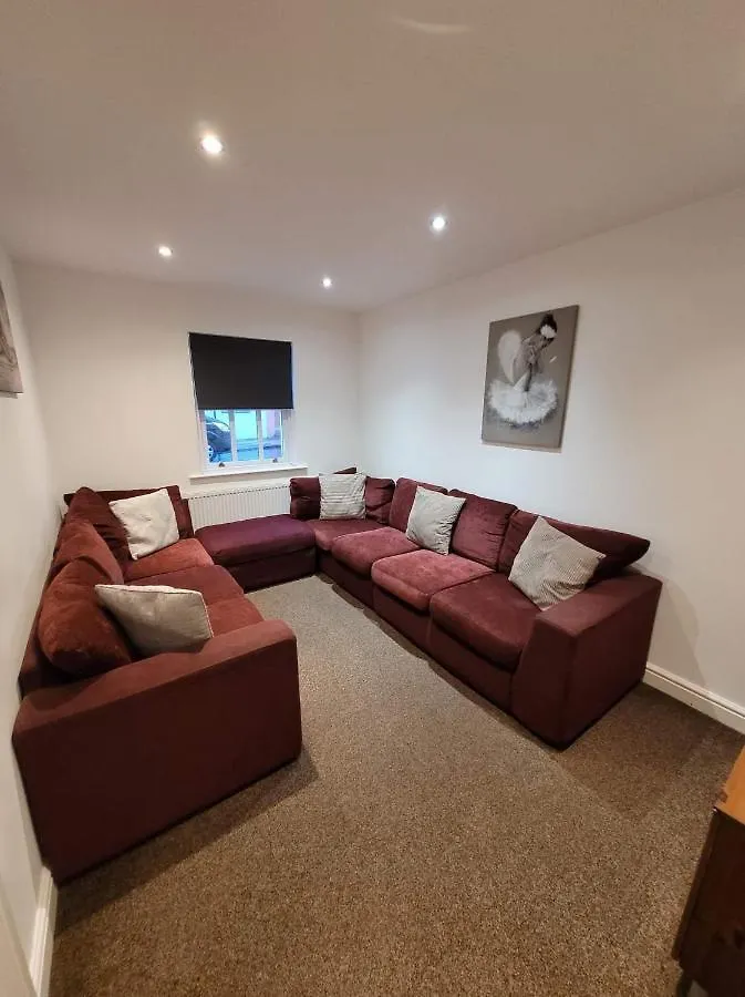 3 Laurel Court * Ulverston