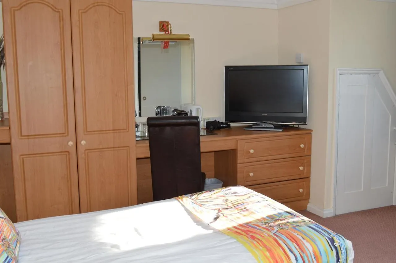 Hotel Hunters 3*