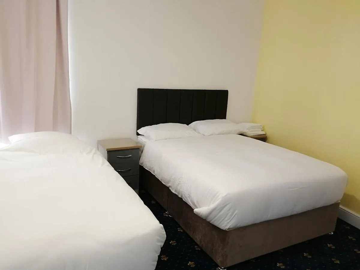 Maqs Bistro Inn 2*