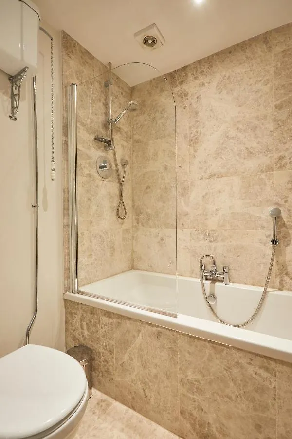Victorian House فندق مبيت وإفطار 4*