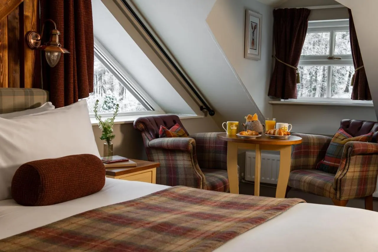 The Crown 4* بولي بريدج