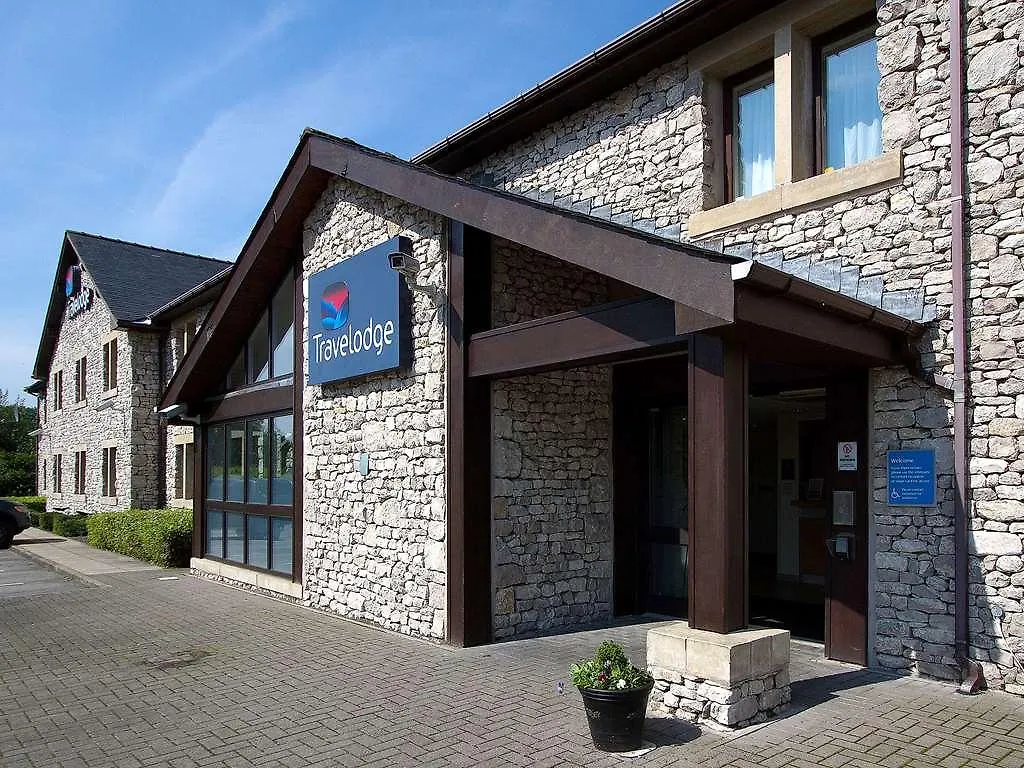 Travelodge 3*