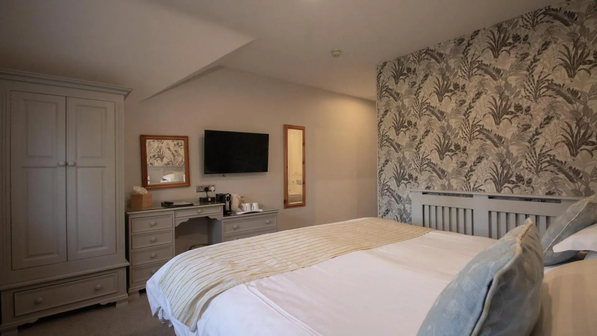 Briery Wood Hotel 4*