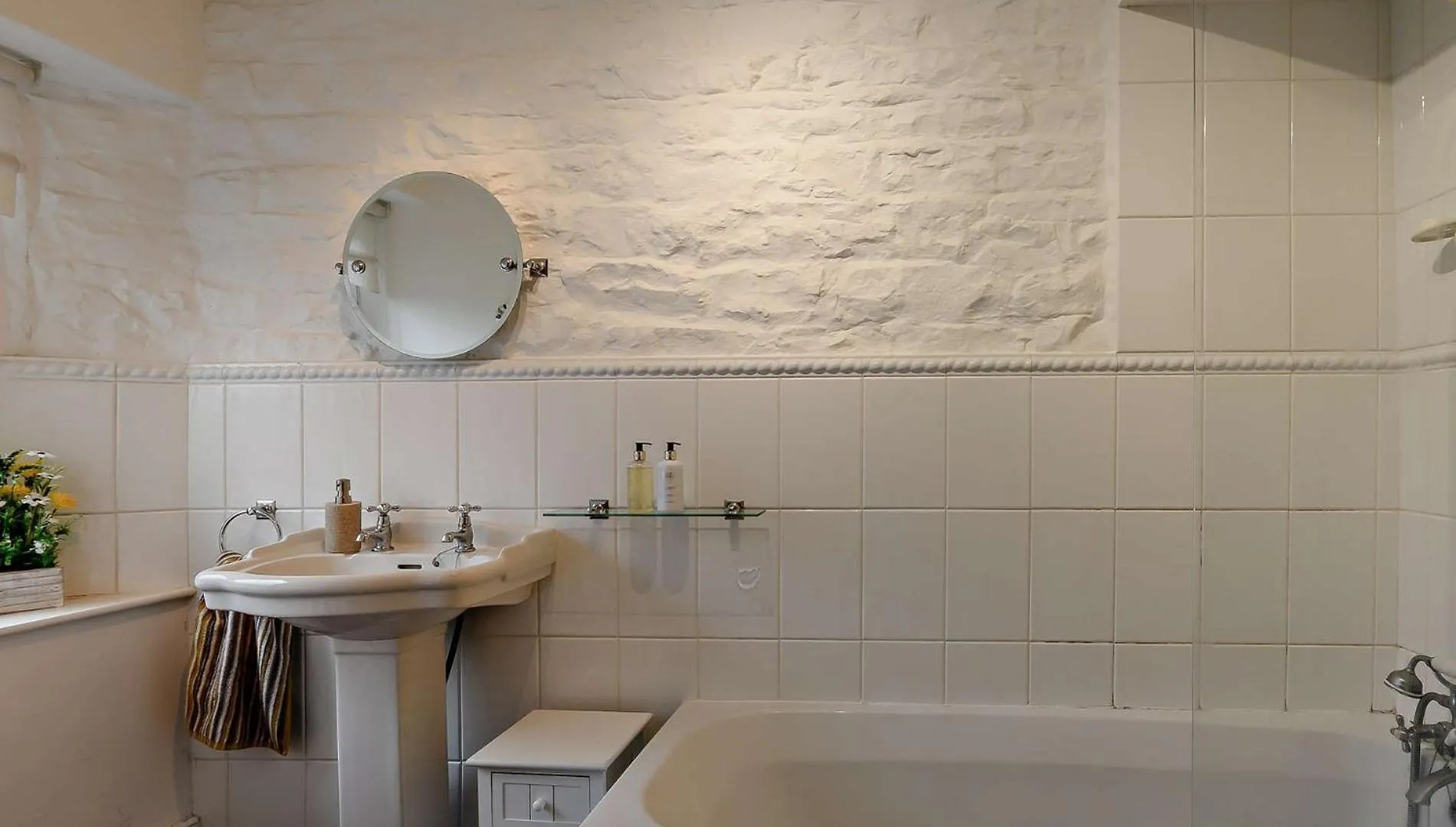 3 Bed In Alston 89994 *