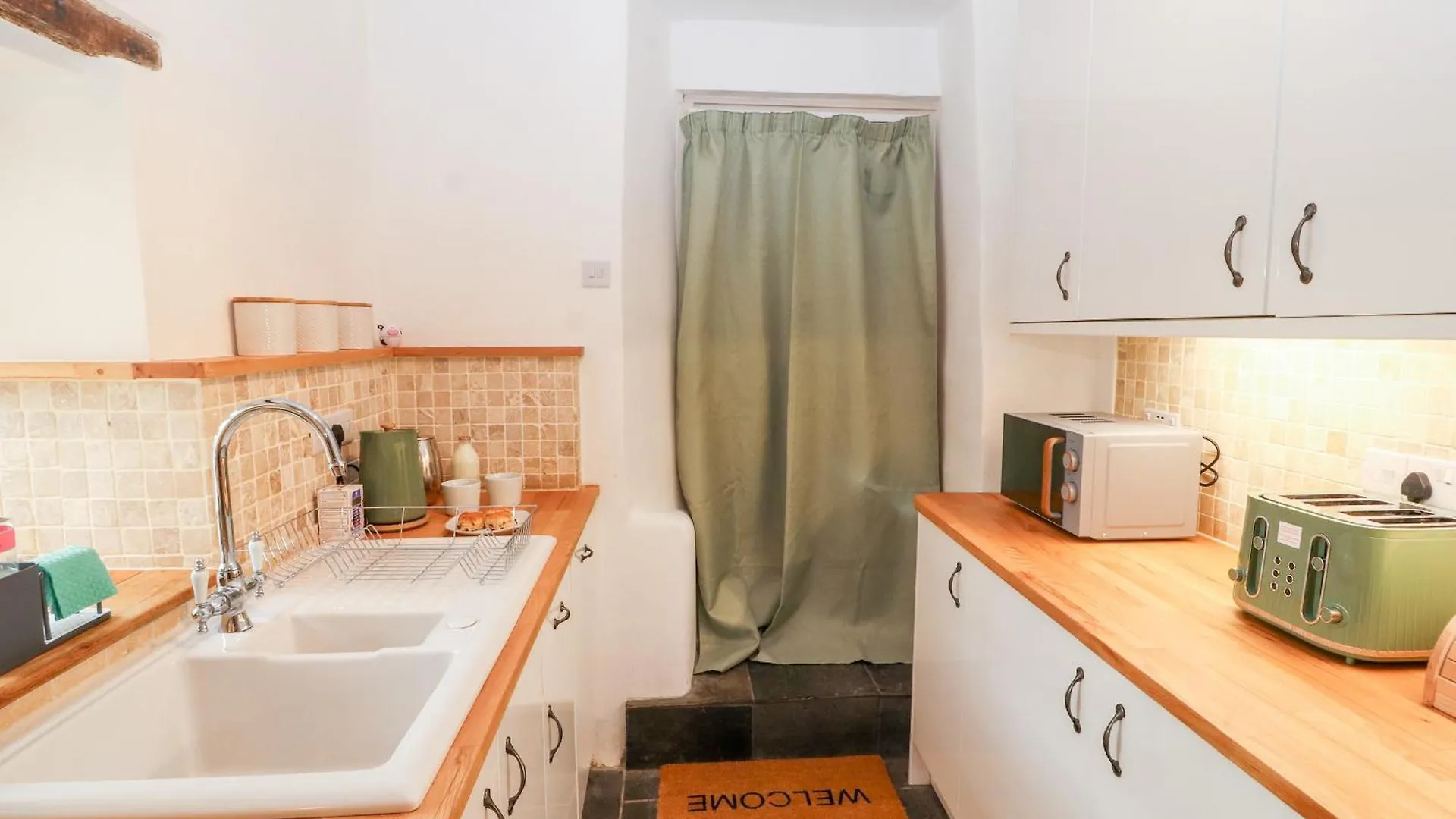 Natland Hall Apartment *