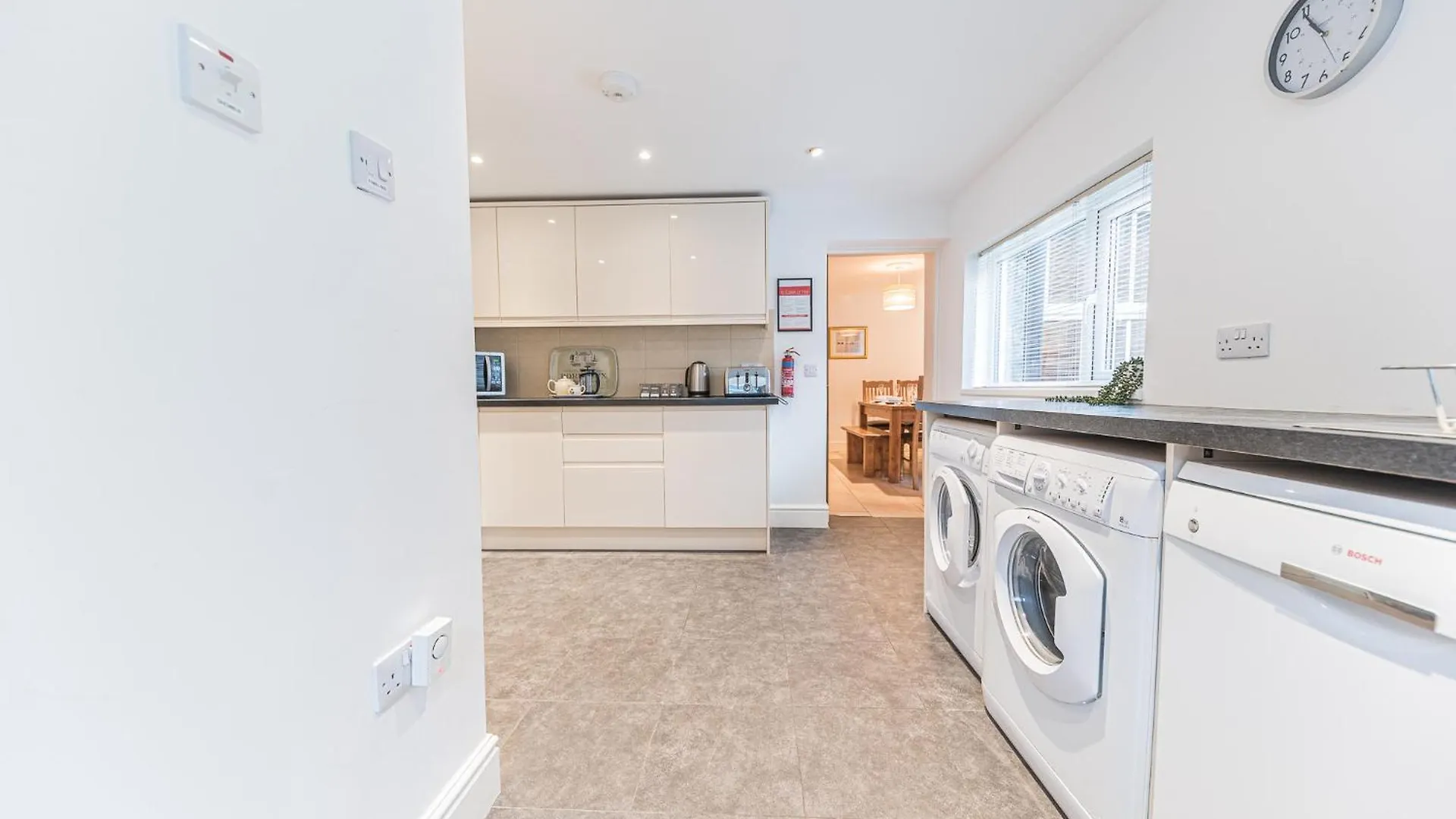 Central Windermere, Victorian Cottage, Family Friendly With Parking And A Wood Burner * Windermere