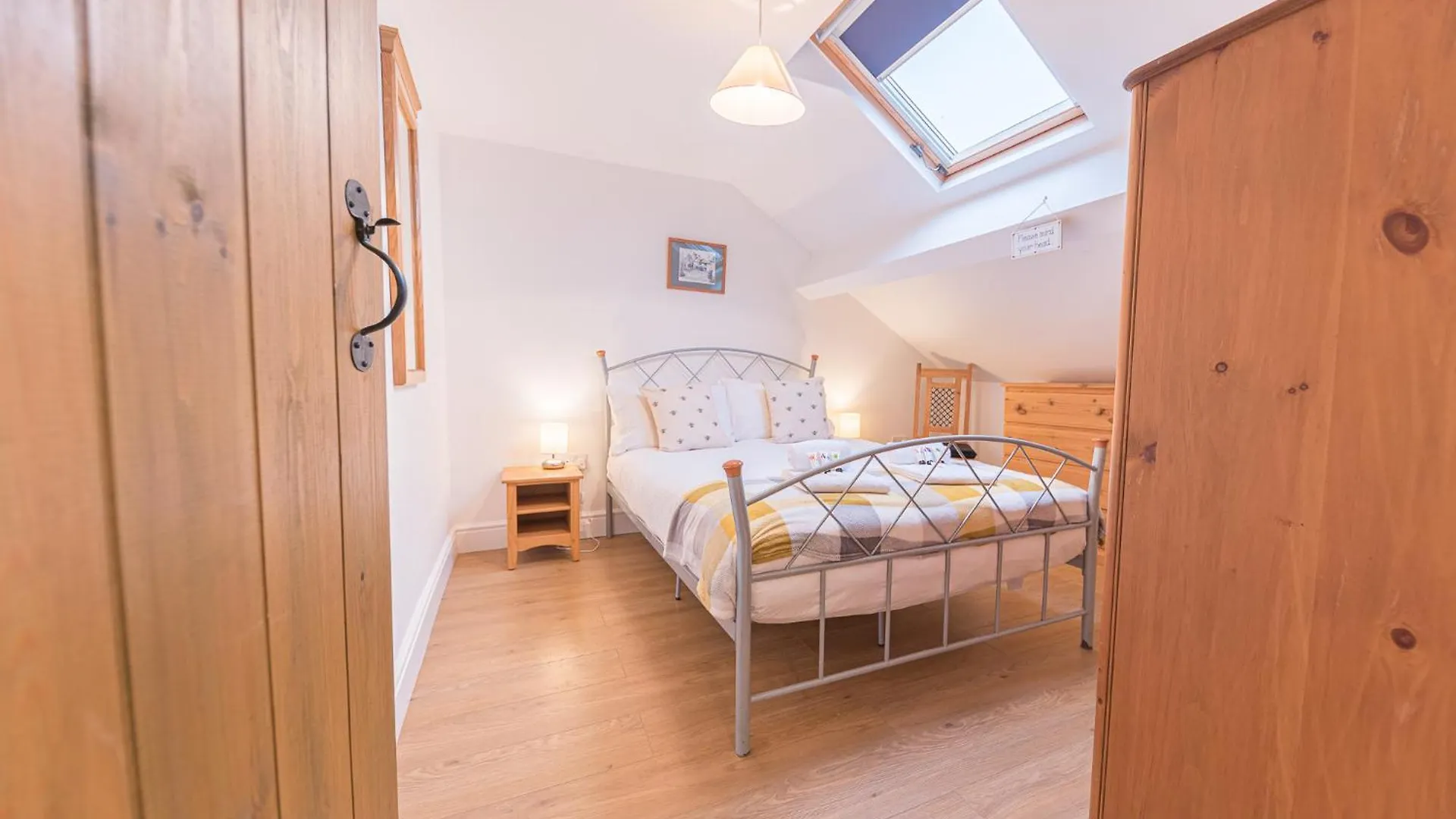 Central Windermere, Victorian Cottage, Family Friendly With Parking And A Wood Burner * Windermere