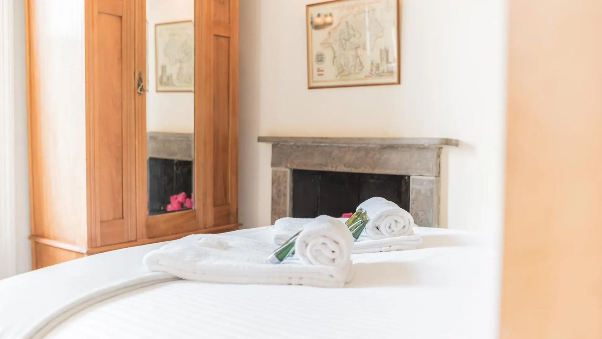 Casa vacanze Georgian With Private Courtyard & Free Parking