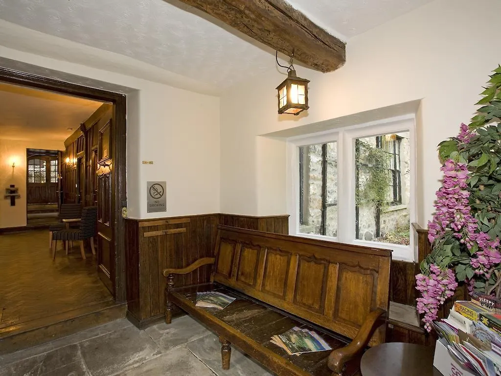 Thorns Hall בית כפרי