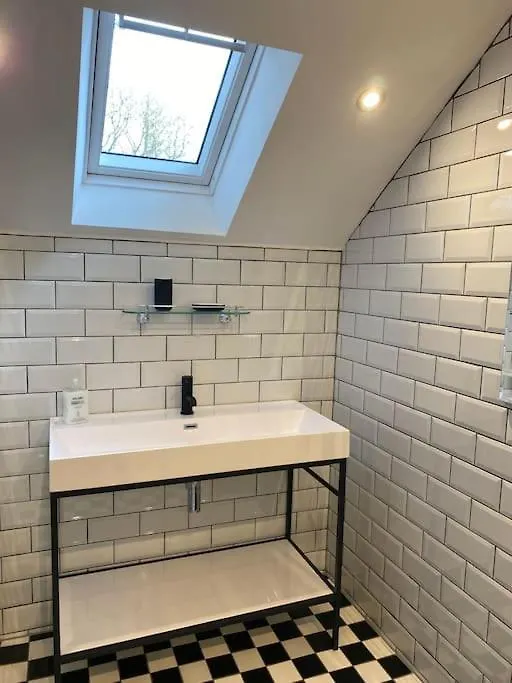 Luxurious & Tranquil Staycation - W/ Hot Tub! Σπίτι διακοπών