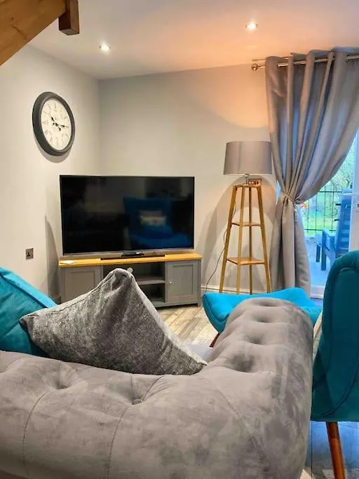 Luxurious & Tranquil Staycation - W/ Hot Tub! Σπίτι διακοπών *
