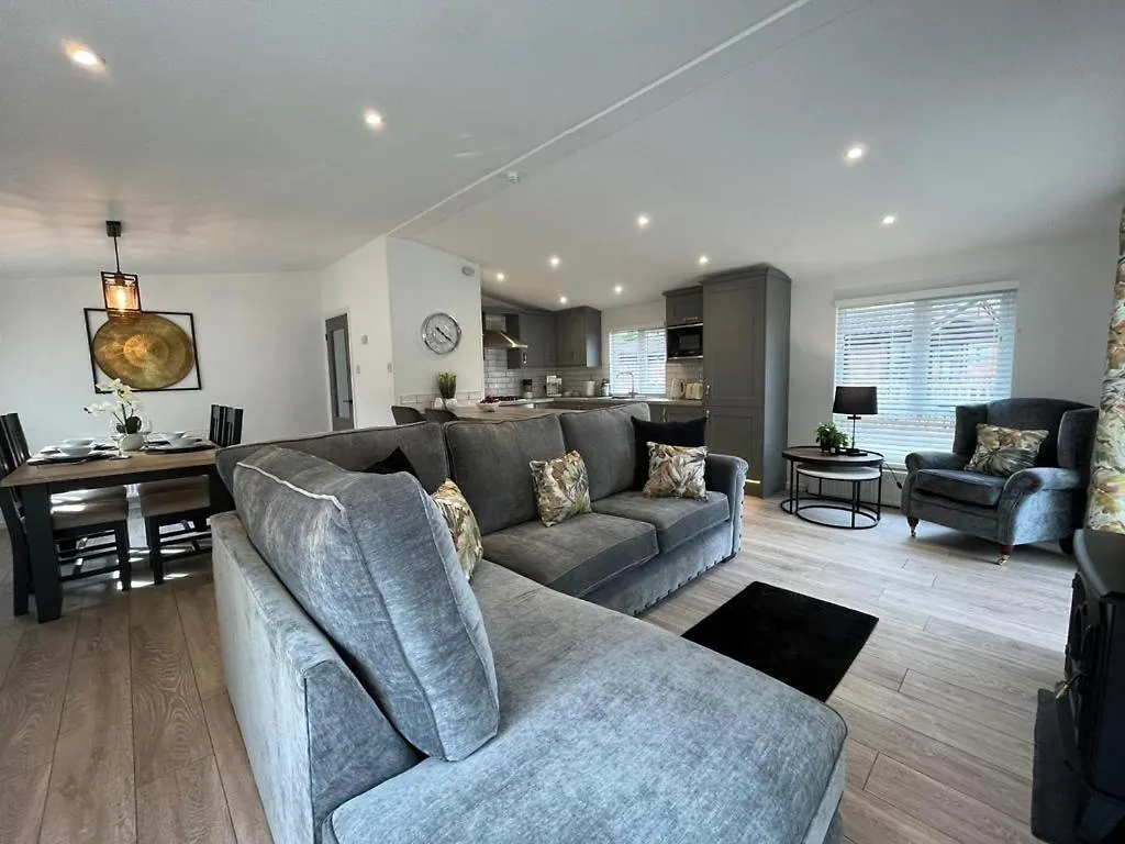 Kemping The Luxurious Langdale 6 At Park Dean White Cross Bay, *