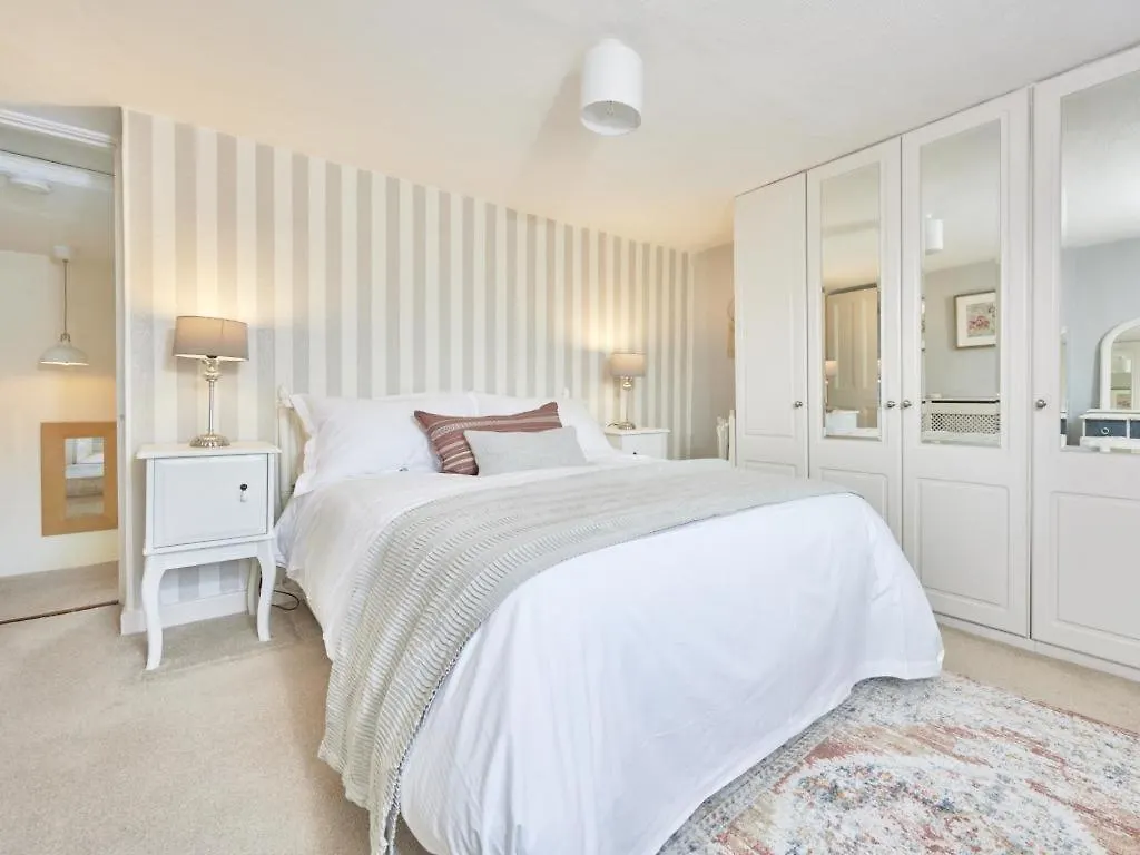 4 Bed In Sz533 *